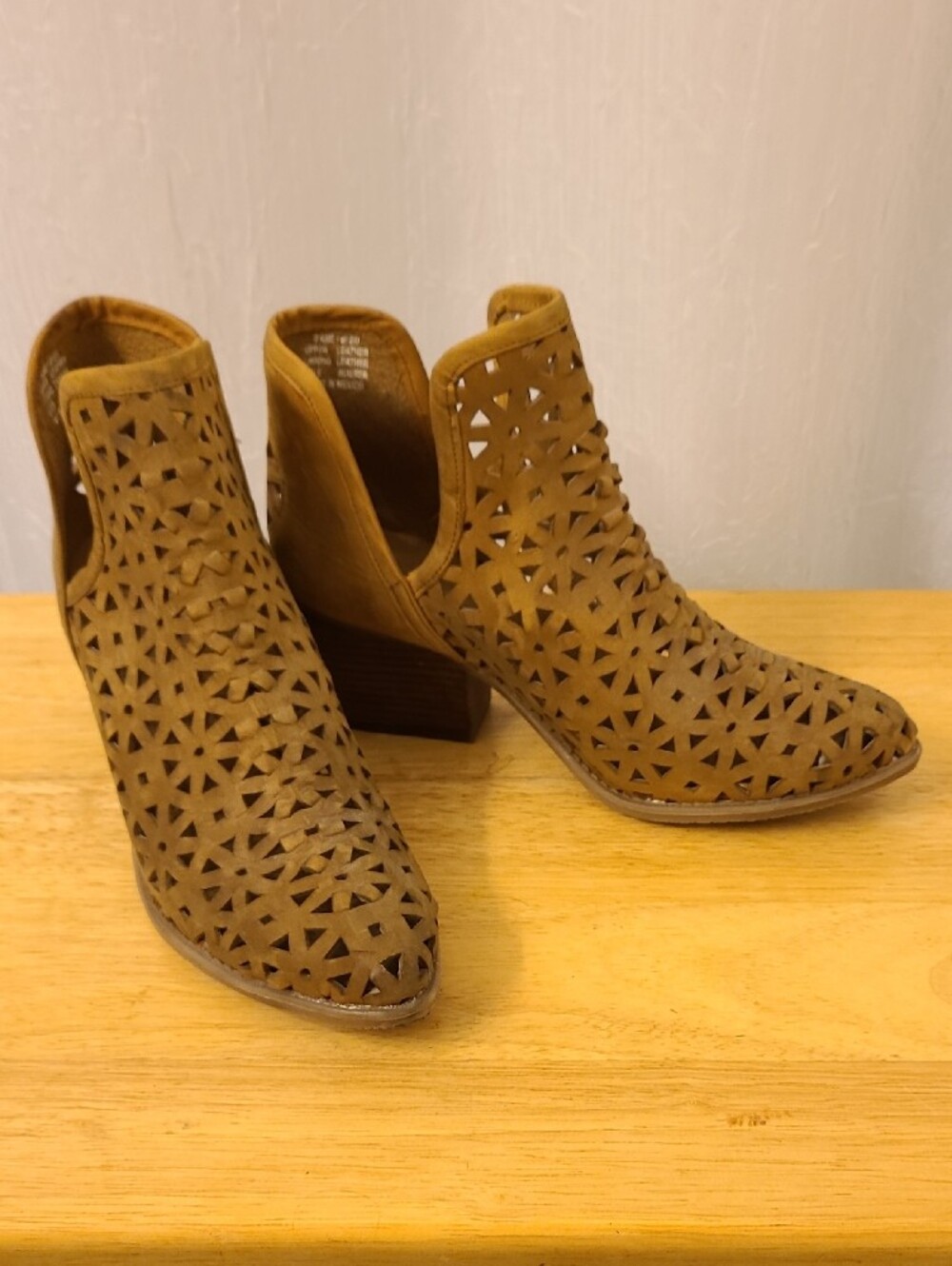 Musse & Cloud Tan Laser Cut Pull-On Ankle Boots - 9